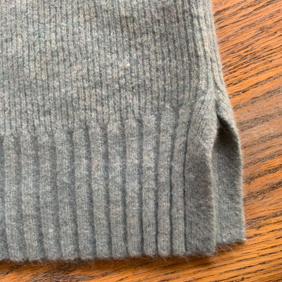 LOU GREY ribbed sage sweater /vented sides/zip neck/soft!  L - Picture 5 of 5